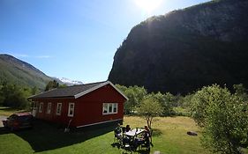 Steinshølen Holiday Home